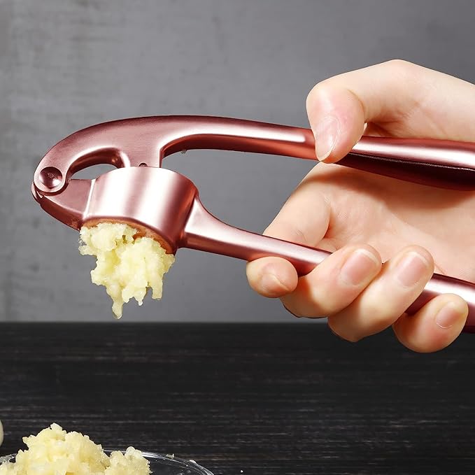 Premium Garlic Press Stainless Steel - Elevate Your Culinary Experience with Our Premium Garlic Mincer, Crusher & Peeler Set, Dishwasher Safe & Rust-proof (Rose Gold)