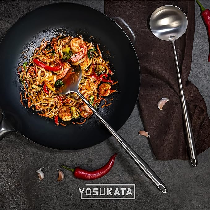 YOSUKATA Carbon Steel Wok Pan – 11,8 “ Woks and Stir Fry Pans + 17’’ Wok Spatula and Ladle - Set of 2 Heat-Resistant Wok Tools