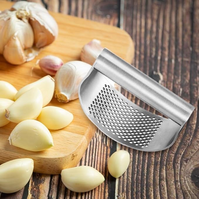 Garlic Press Rocker, Stainless Steel Garlic Press Rocker Heavy Duty Garlic Mincer, Easy Kitchen Gadget for Kitchen Essentials Utensils Accessories, Ergonomic Handle (3, B)