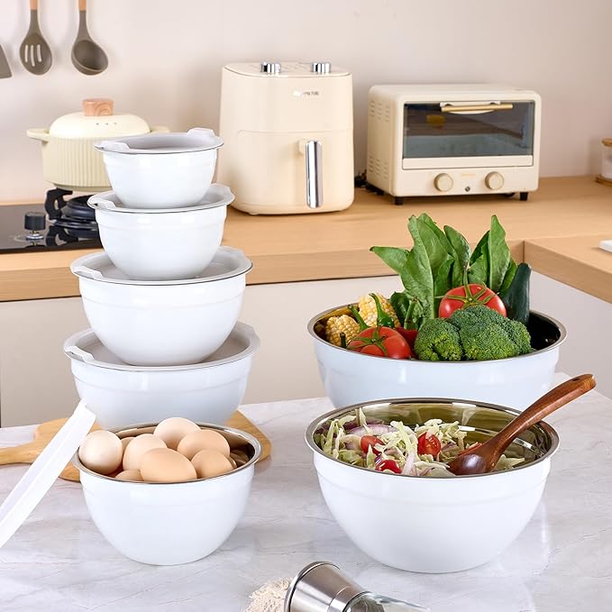 LKTDYMEG White Mixing Bowls with Lids Set of 7, Stainless Steel Nesting Bowl with Khaki Lid for Non-slip Mixing Prepping Storing Serving, 7 Sizes-7/3.6/2.7/2.1/1.5/1/0.8 QT